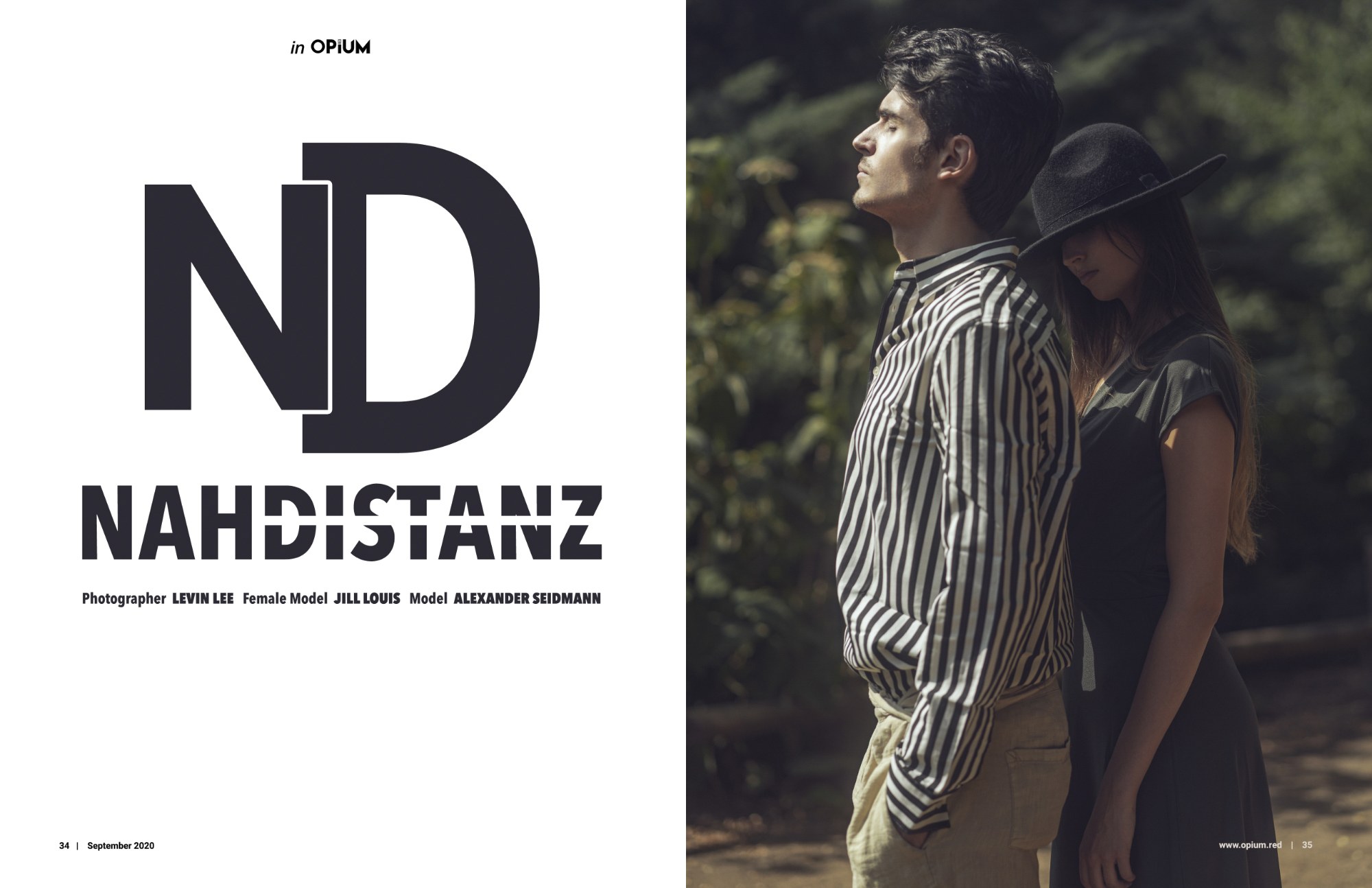 Magazindoppelseite „Nahdistanz“: Paar mit Hut im Wald