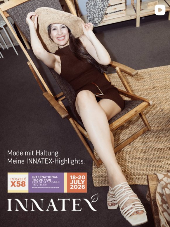 Beitrag „Mode mit Haltung. Meine INNATEX-Highlights“: Frau mit Hut im Liegestuhl